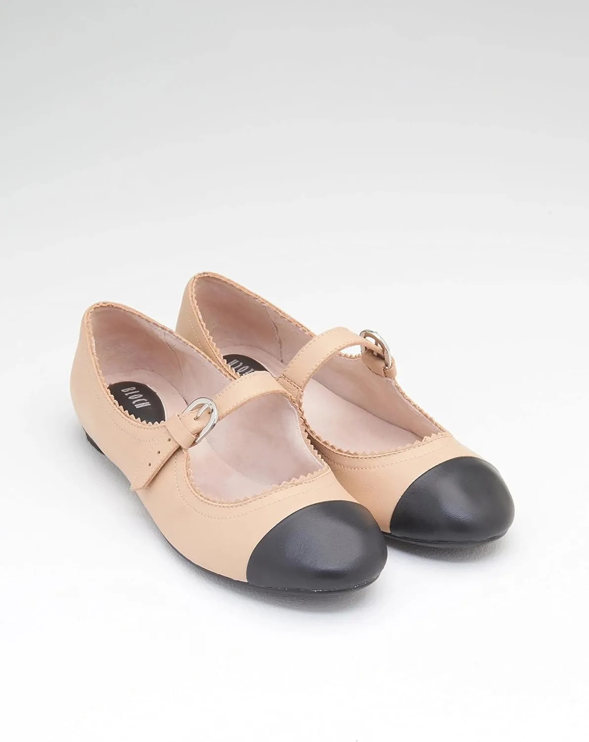 Bloch Women's Cassiopeia Ballet Flat