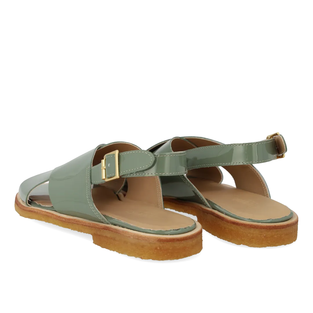 Classic cross sandal