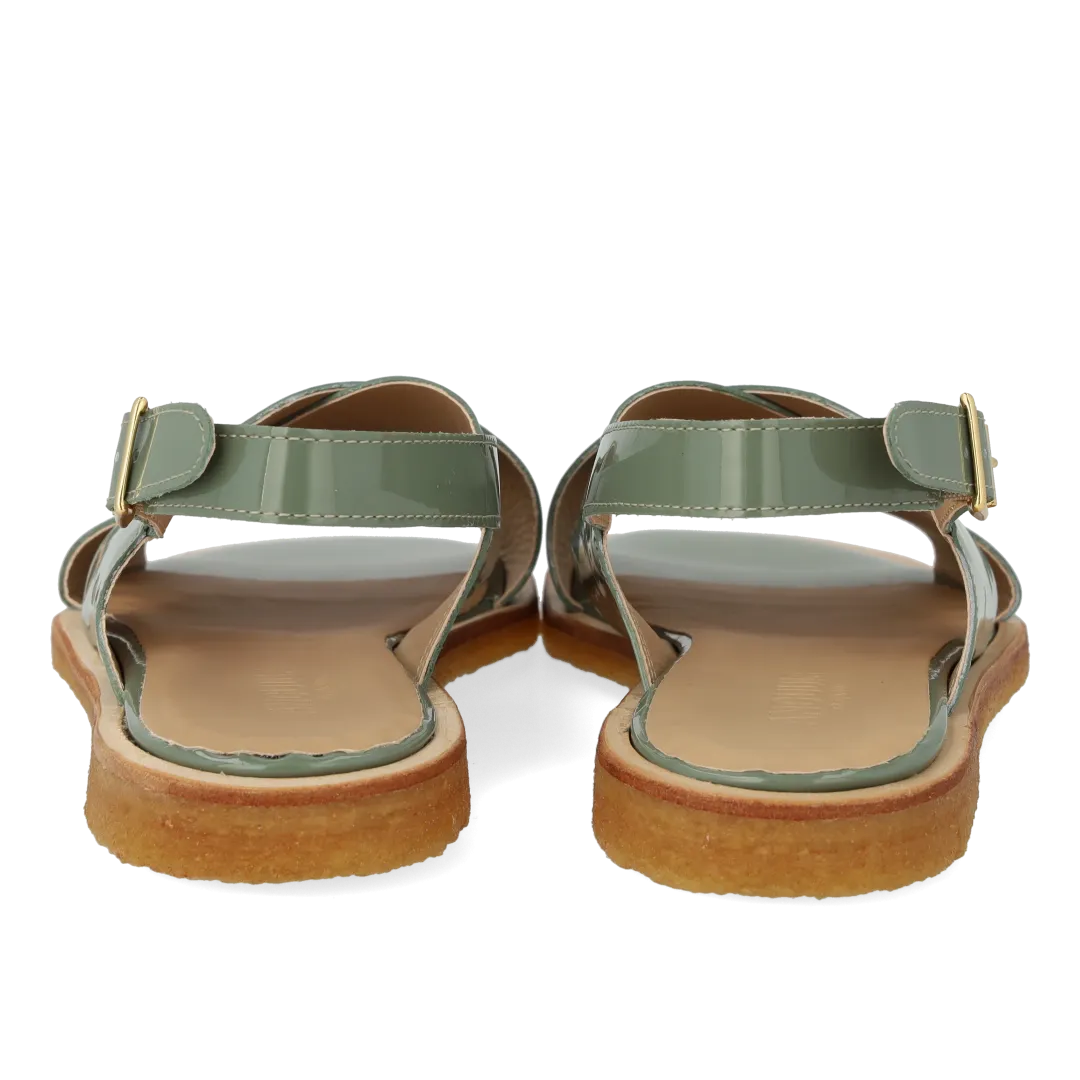 Classic cross sandal