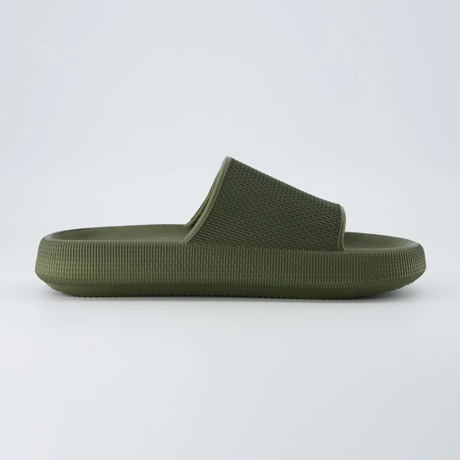 CUSHIONAIRE Men's Feather cloud recovery pool slide with  Comfort