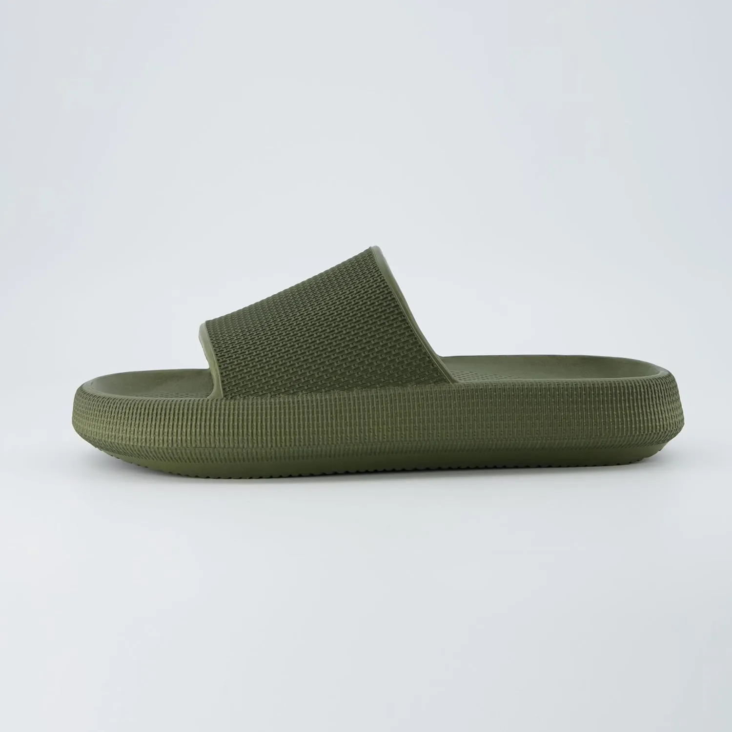 CUSHIONAIRE Men's Feather cloud recovery pool slide with  Comfort