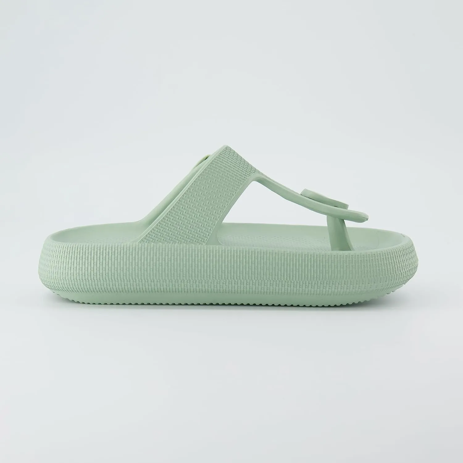 CUSHIONAIRE Women's Flo thong recovery cloud pool slide sandal with  Comfort