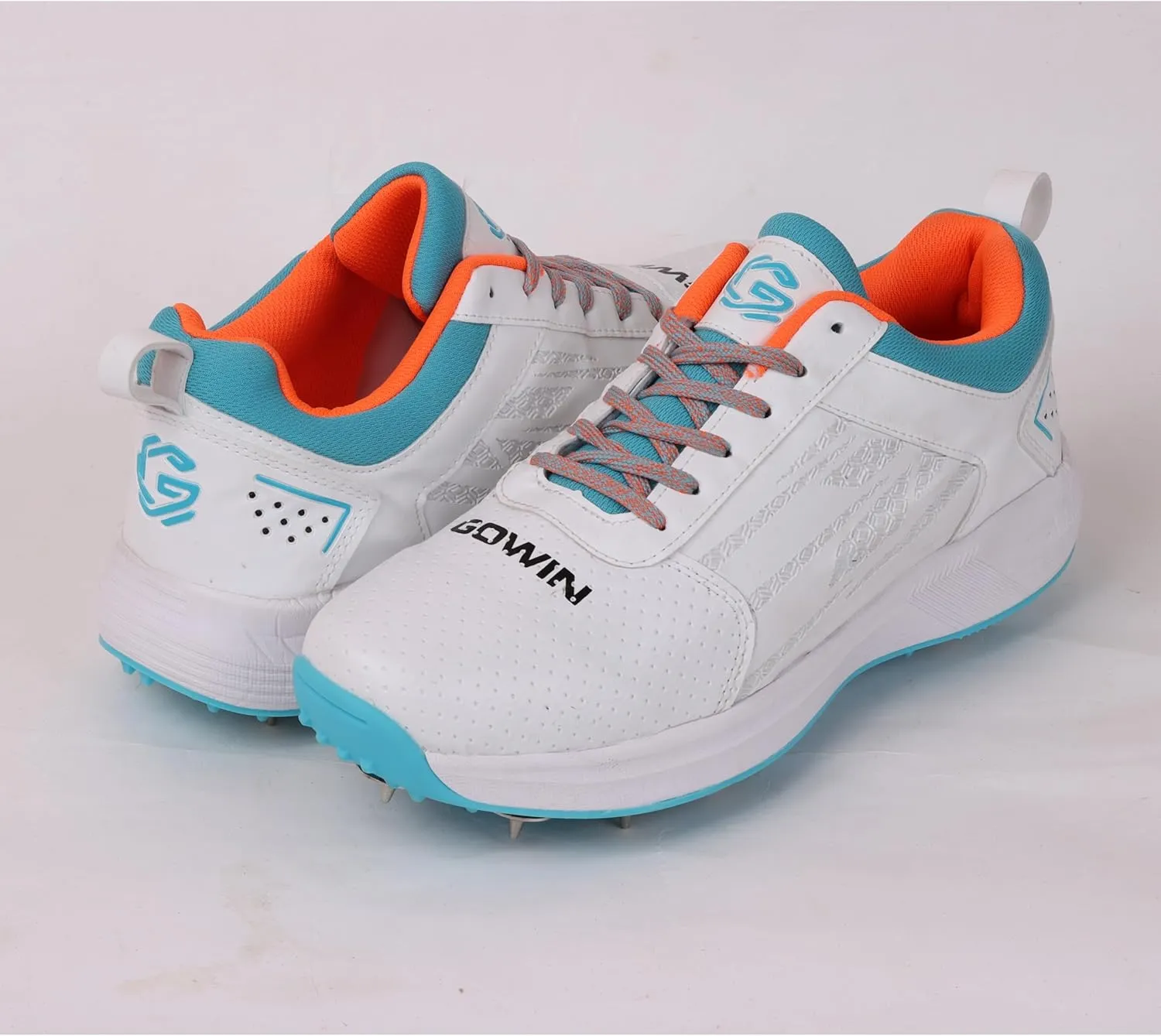 KD Willmax Metal Spike Lightweight Cricket Shoe, White/Blue