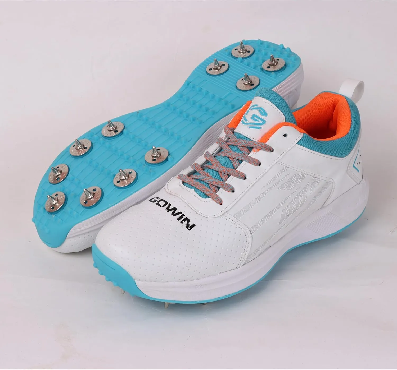 KD Willmax Metal Spike Lightweight Cricket Shoe, White/Blue