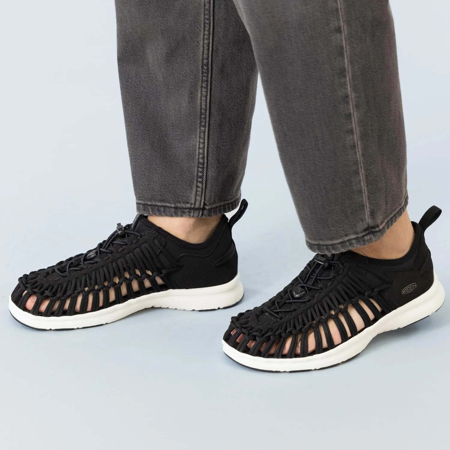 KEEN Mens UNEEK O3 Breathable Two Cord Custom Comfort Fit Sneaker Style