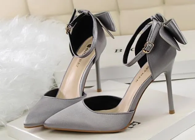 Korean version of sweet beauty shoes with thin heels, high heels, shallow mouth, pointed silk, hollow back bow, and sandals