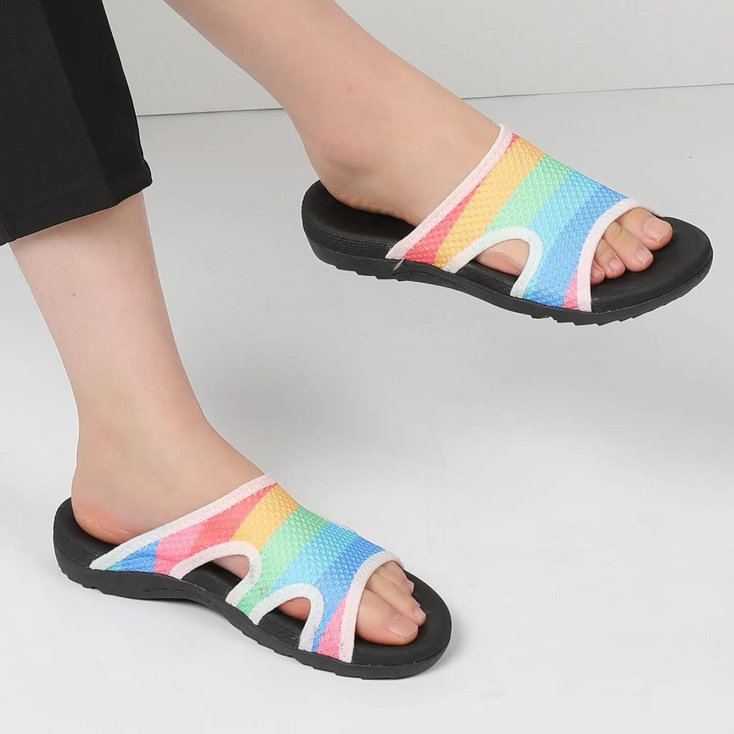 LeIsfIt Womens Slide Sandals Arch Support Slides Slip on Plantar Fasciitis Sandals Ladies Yoga Mat Thick Cushion Slipper Slides for Indoor Outdoor