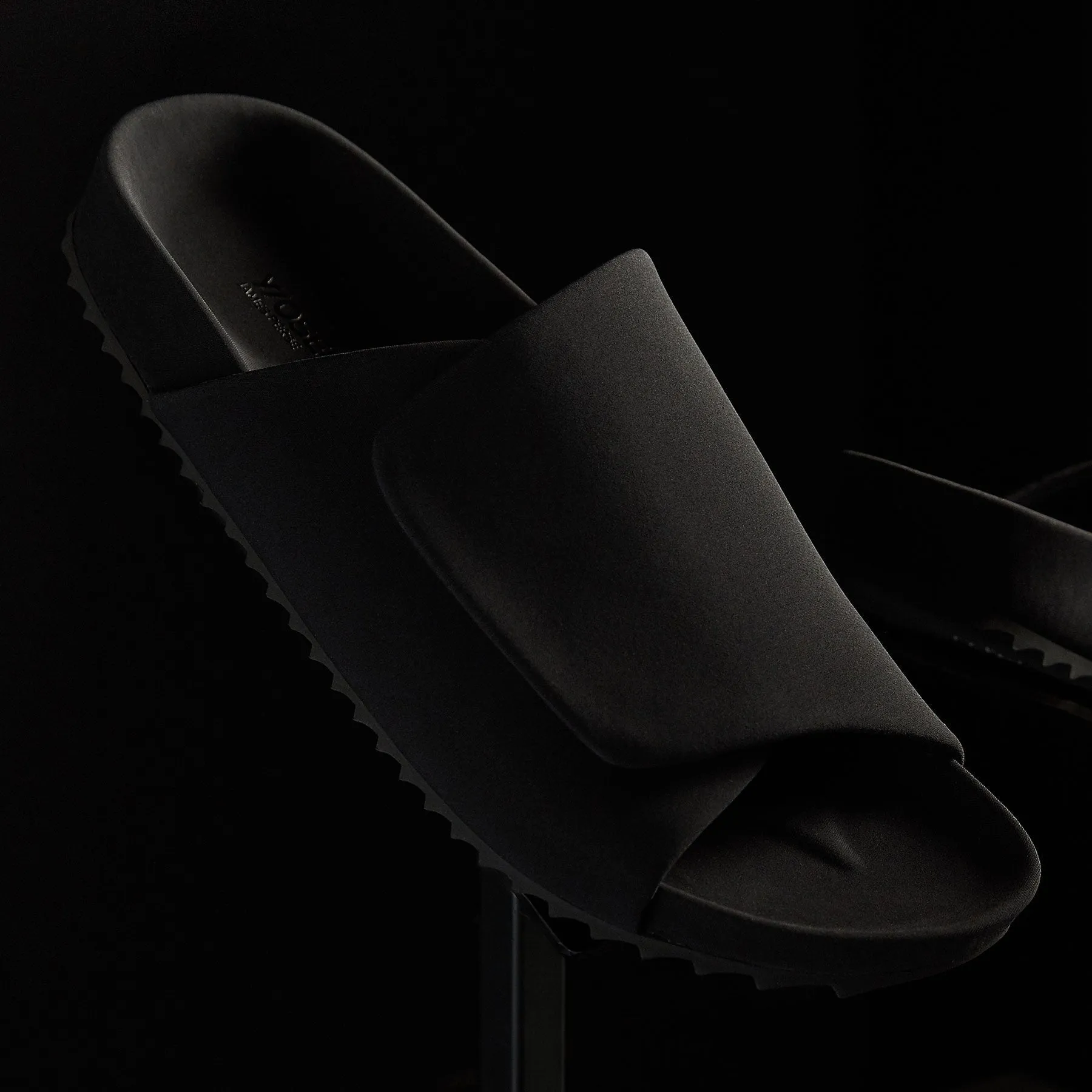 Men's Skubo Slide - Black/Black