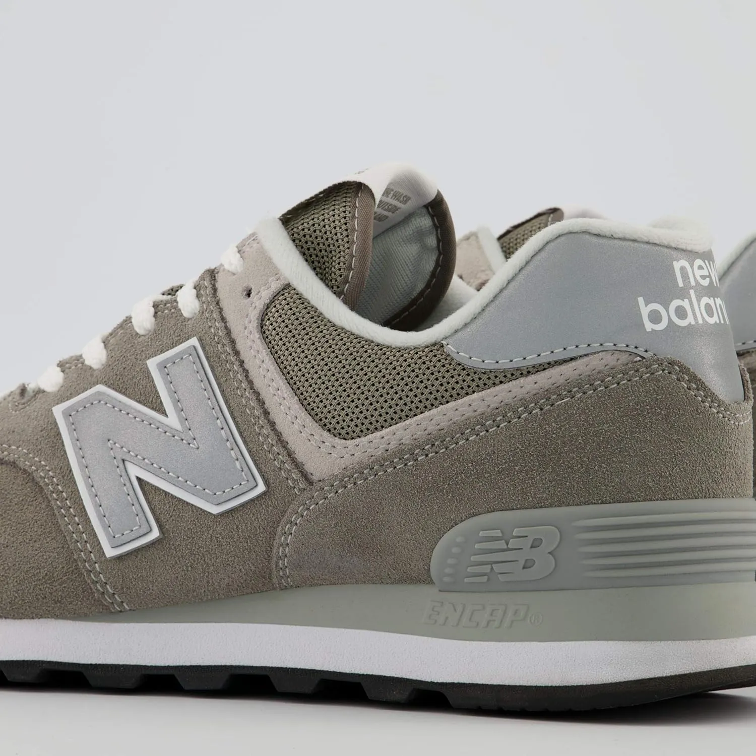New Balance Men's 574 V2 Sneaker