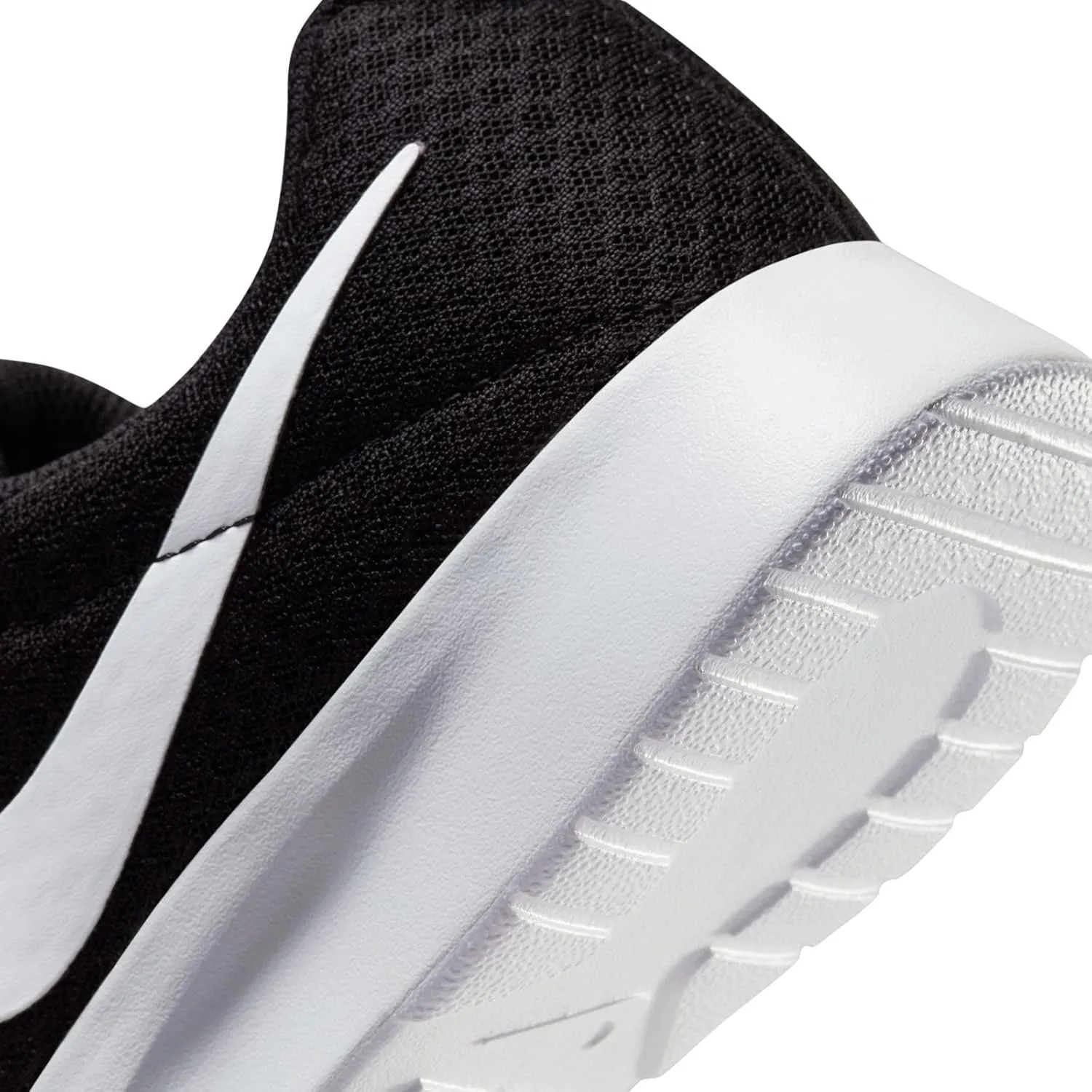 NIKE Women's Tanjun Running Shoes