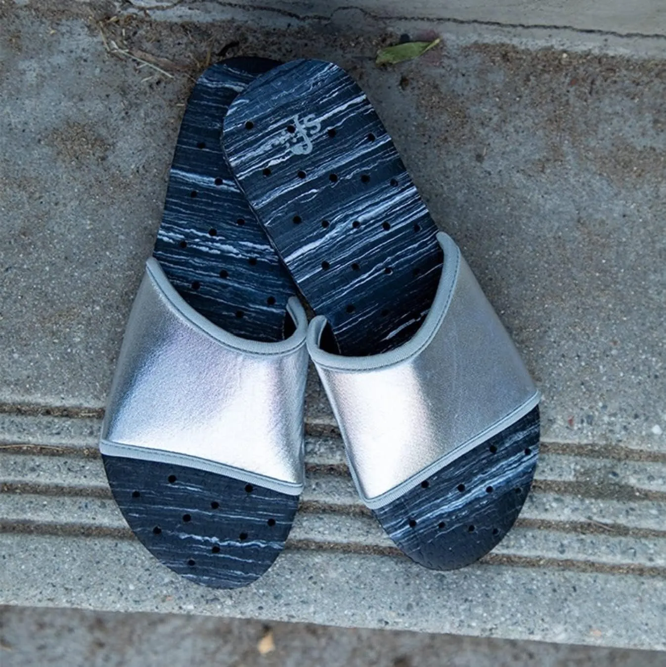 Showaflops Women's Slide Sandal