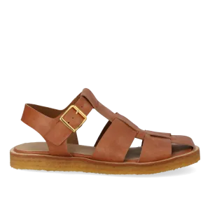 Strap sandal with buckle