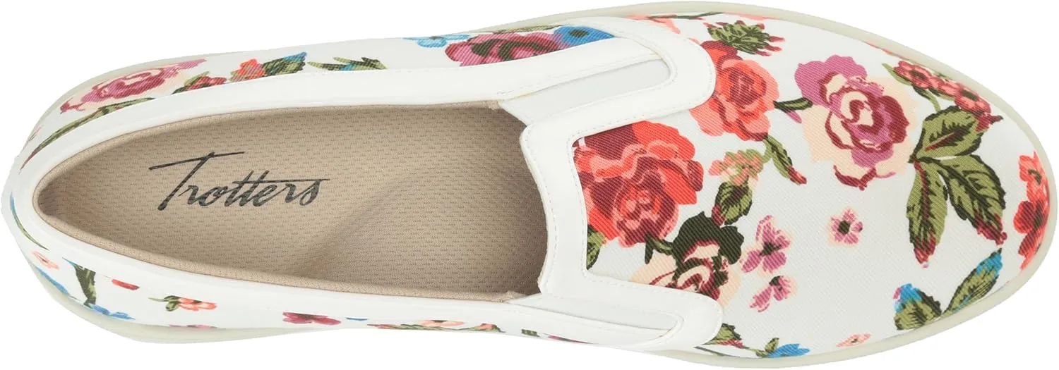 Trotters Women's Alright Sneaker