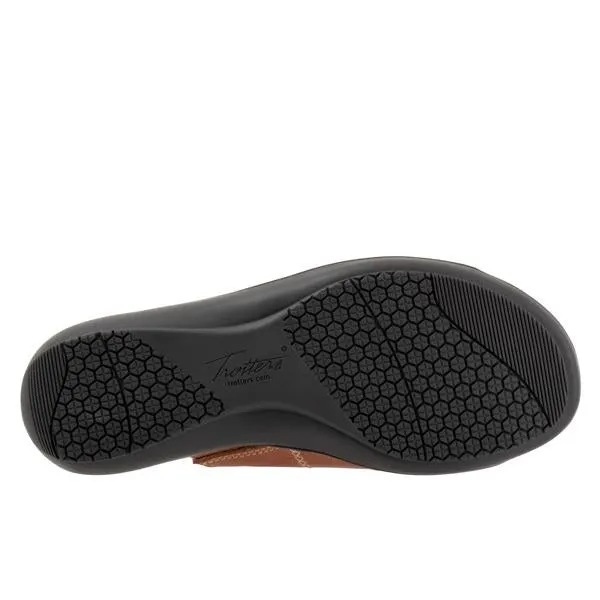 Trotters Women's Ruthie Sandals Luggage Stitch